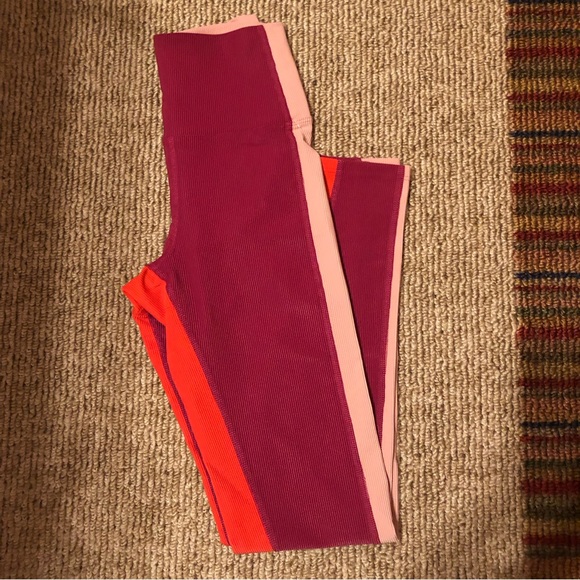 NEW Beach Riot Colorblock Legging Merlot - Picture 3 of 5